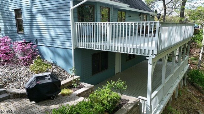 Building Photo - 16 Sherman Pl