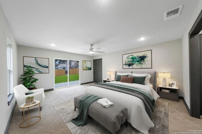 Building Photo - 2643 W Gramercy Pl