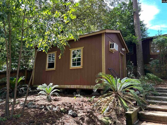 Building Photo - 1405 Parkdale Dr