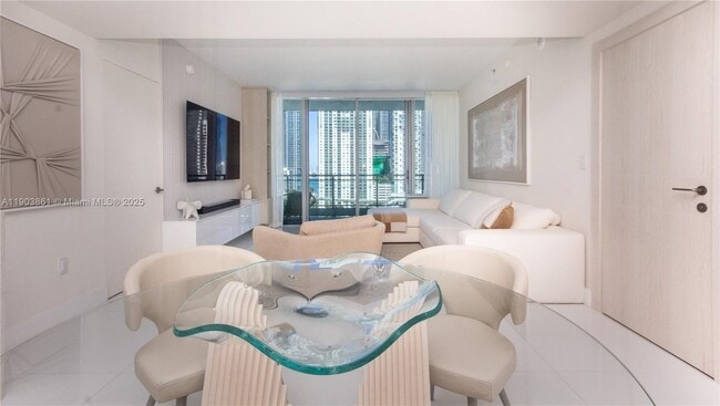 Building Photo - 92 SW 3rd St