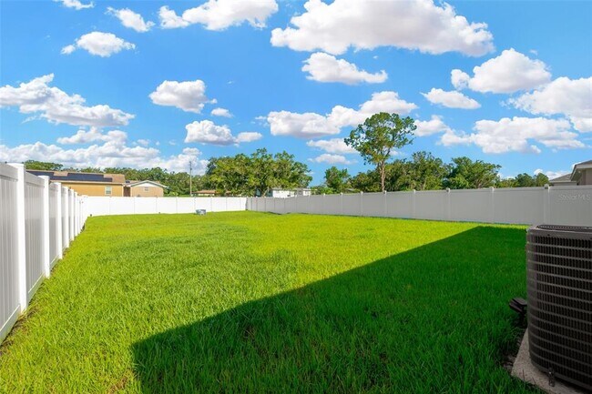 Building Photo - 1072 Aruba Ave