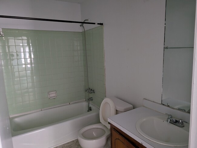 Building Photo - 417 THIRD 3