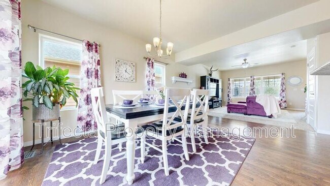 Building Photo - 1472 Moraine Valley Dr