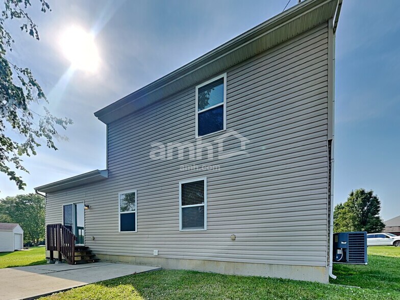 Building Photo - 439 Parkview Ct