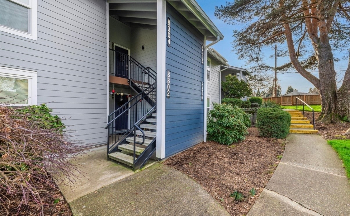 Building Photo - 8304 SW Mohawk St