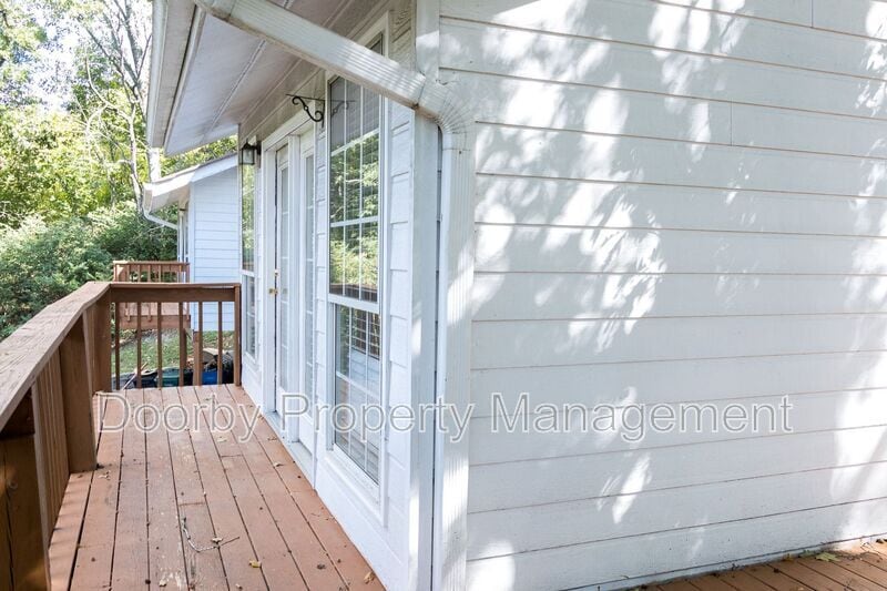 Building Photo - 2202 Elder St