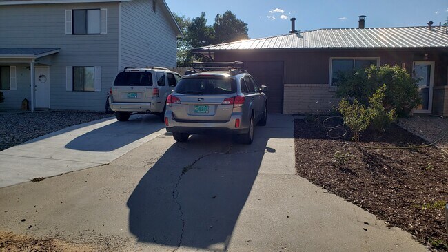 Building Photo - 913 Capulin Rd