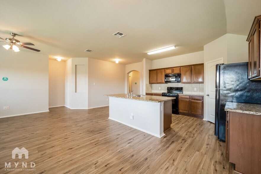 Building Photo - 1815 Arbordale Way