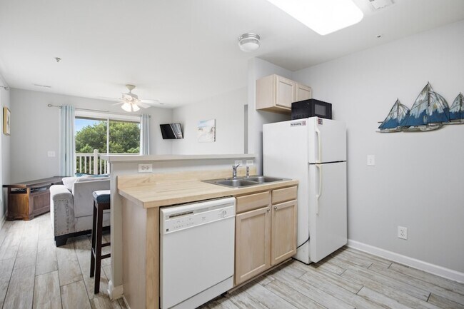 Building Photo - 2262 Folly Rd
