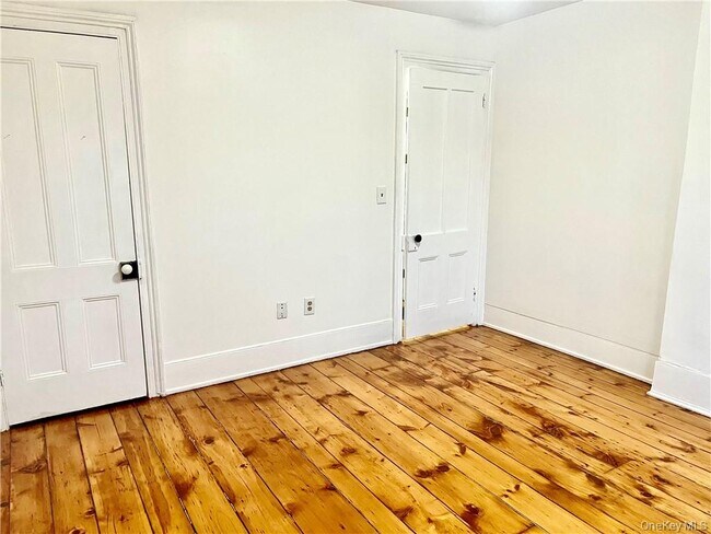 Building Photo - 9 Hornbeck Ave