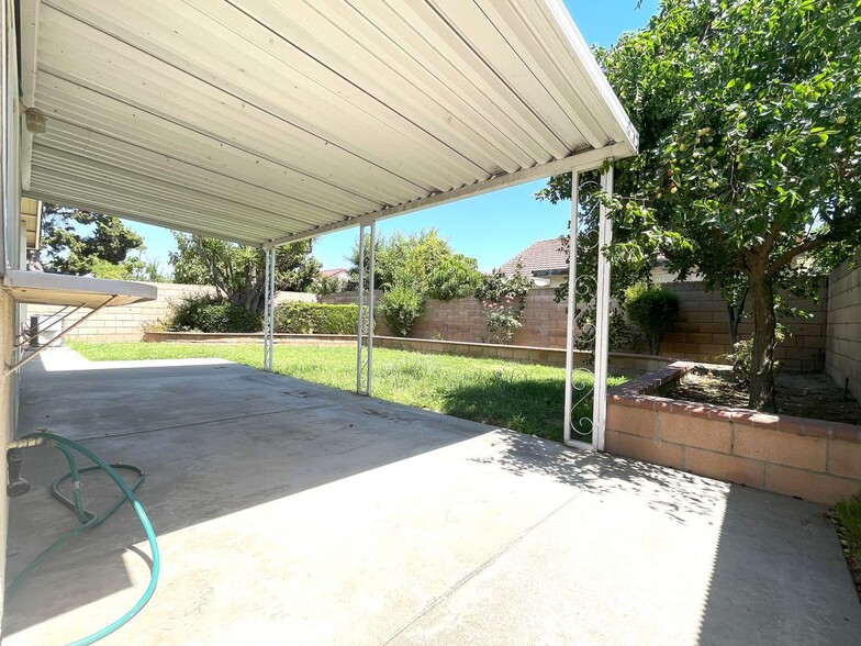 Building Photo - 16712 Stowers Ave