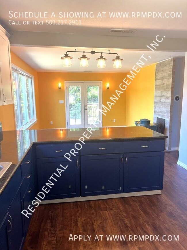 Building Photo - 4512 SW Fairvale Ct