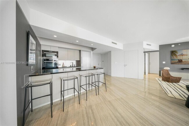 Building Photo - 450 Alton Ct