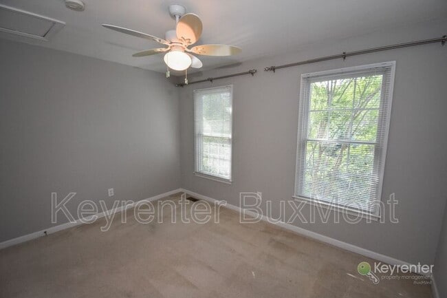 Building Photo - 3727 Green Ridge Rd