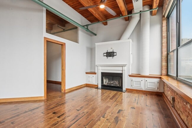 Building Photo - 1727 S Indiana Ave