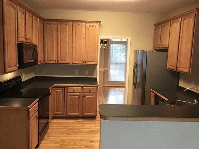 Building Photo - 5705 Beargrass Ln