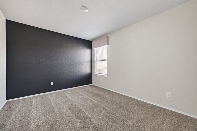 Building Photo - 14432 Sugar Pines Dr