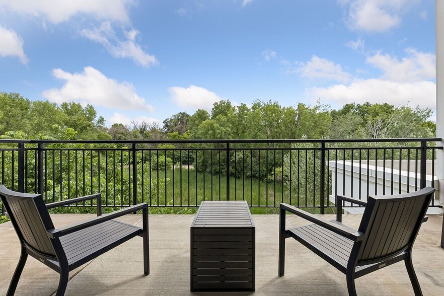 South-facing balcony with view - 935 Lake St E
