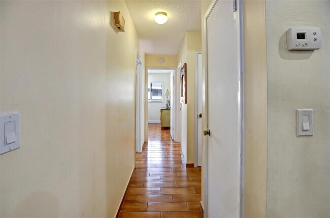 Building Photo - 700 Sunbury Ct