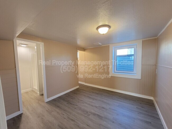 Building Photo - 508 9th St