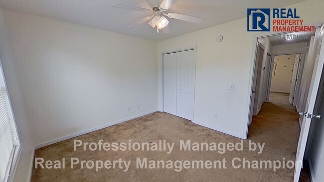 Building Photo - 3 BD/ 2.5 BA Home with Bonus Room, Attache...