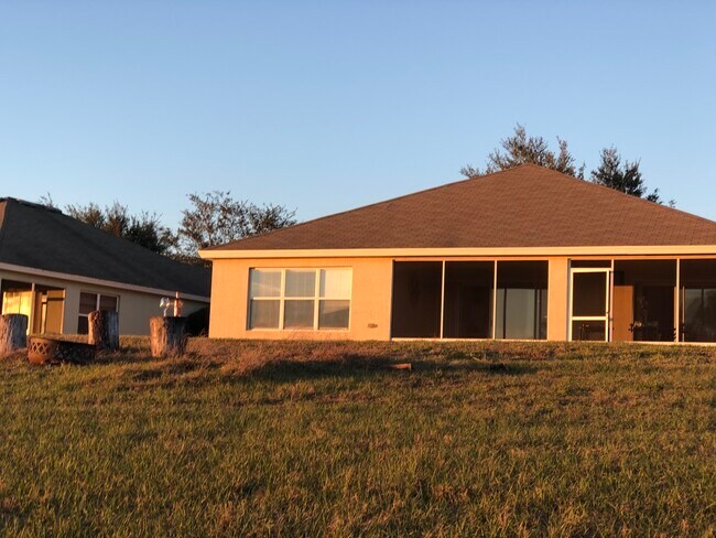 Building Photo - 5768 SW 40th Pl