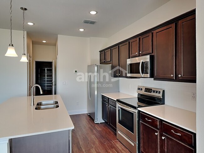 Building Photo - 2865 Ponds Trl