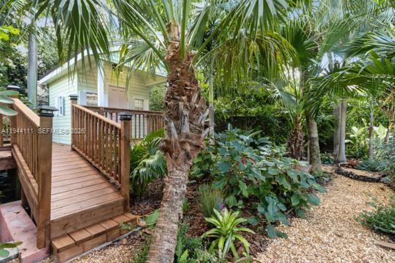 Building Photo - 2301 S Miami Ave