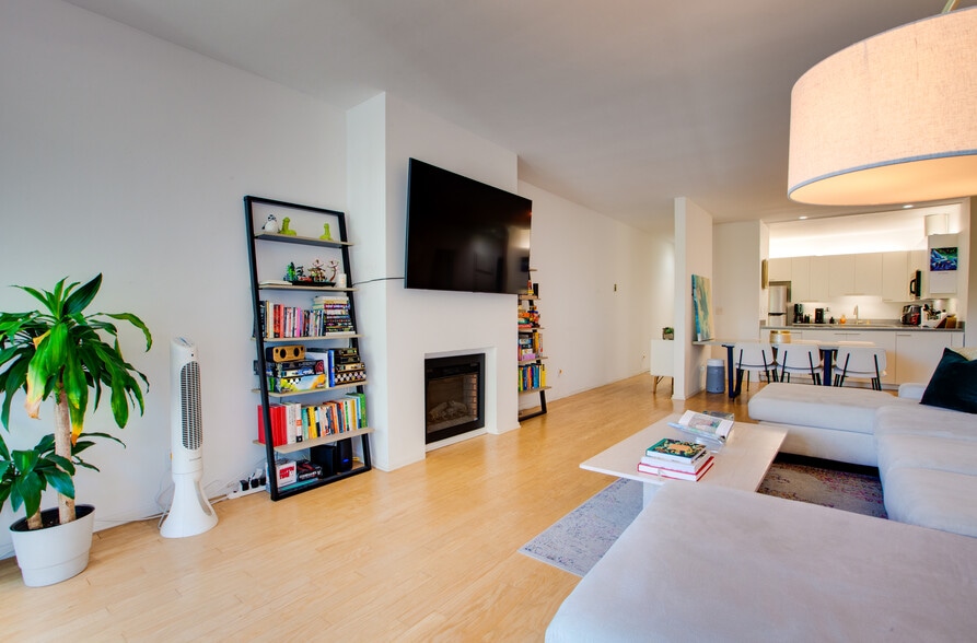 Building Photo - 900 Euclid St