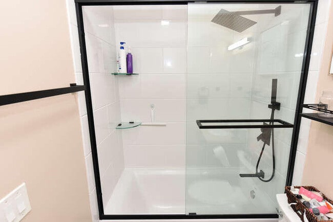 Building Photo - 108 Sherwood Cir