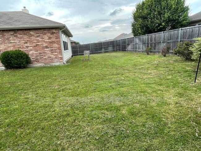 Building Photo - 1004 Trickham Dr