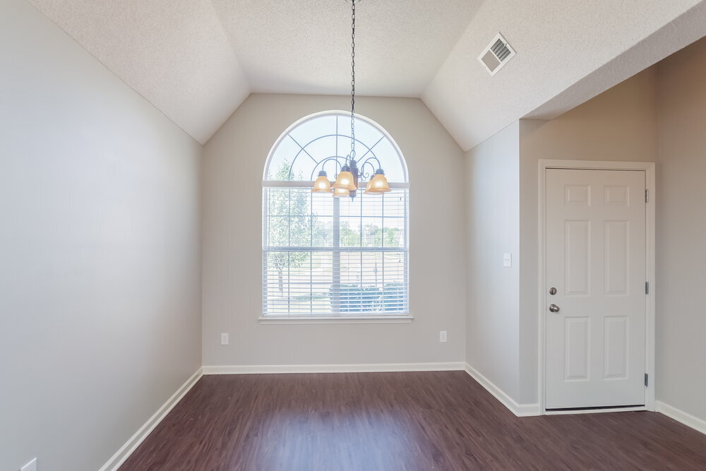 Building Photo - 7972 Ridgedale Dr