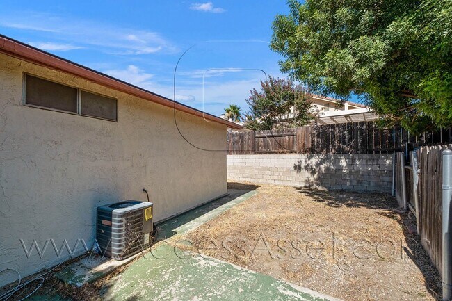 Building Photo - 55+ Community Living – Cozy 2 Bed/1 bath H...