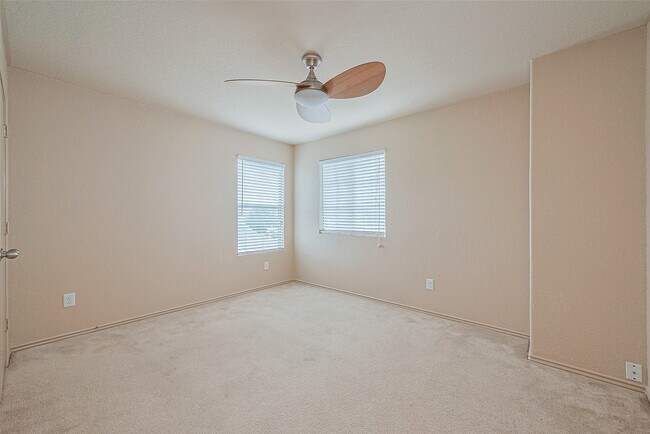 Building Photo - 1810 Emerson Ridge Dr