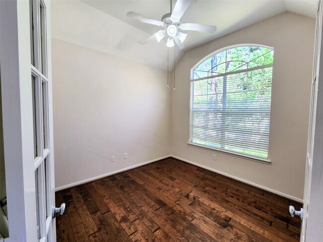 Building Photo - 11 Cider Mill Ct