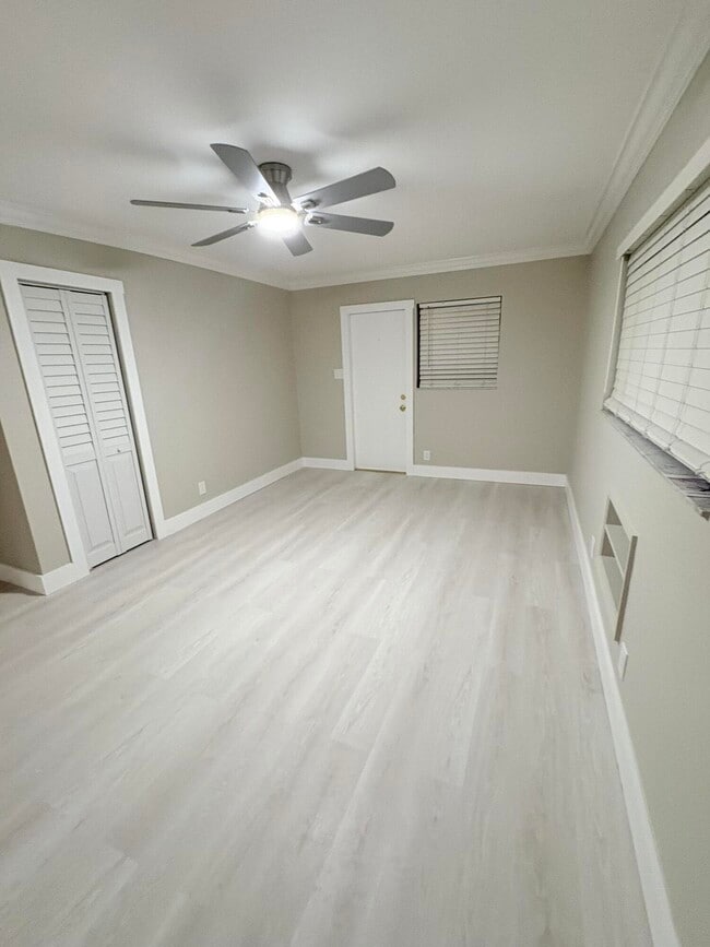 Building Photo - 1520 N 25th Ave