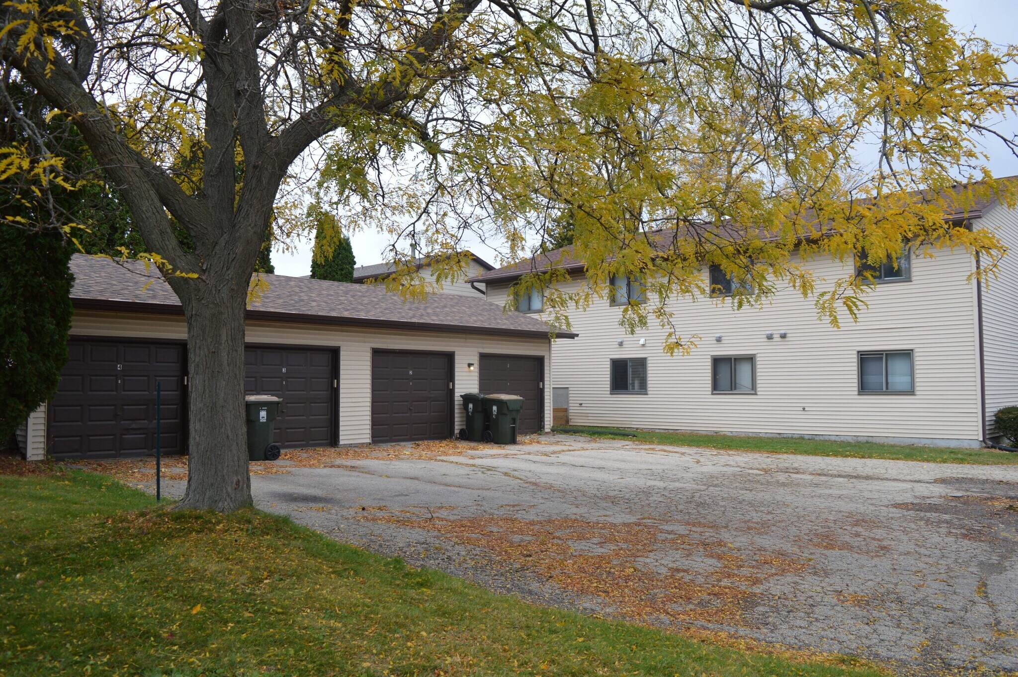 Building Photo - 1237 Sunfield St