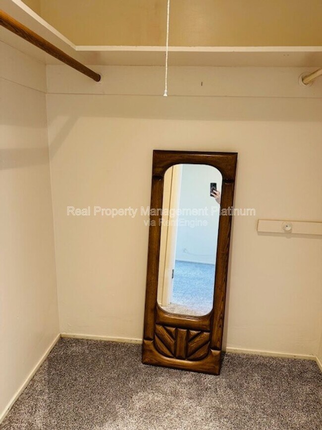 Building Photo - 3536 E Behymer Ave