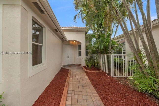 Building Photo - 2553 Bay Pointe Dr