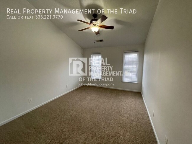 Building Photo - *Move in Special* Welcome to this spacious...