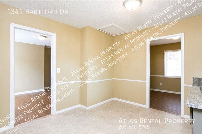 Building Photo - 1341 Hartford Dr