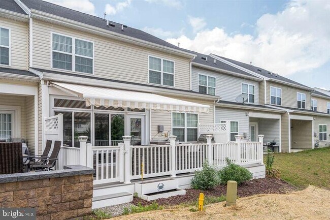 Building Photo - 20560 Charlotte Blvd