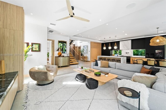 Building Photo - 8625 NE 10th Ave