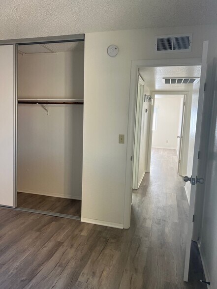 Building Photo - 8257 W Santa Cruz Blvd