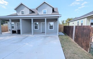 Welcome to 13218 HP Johnson Unit B in lovely Kendleton, TX! - 13218 HP Johnson St