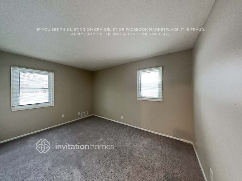 Building Photo - 224 Oak Park Dr NE