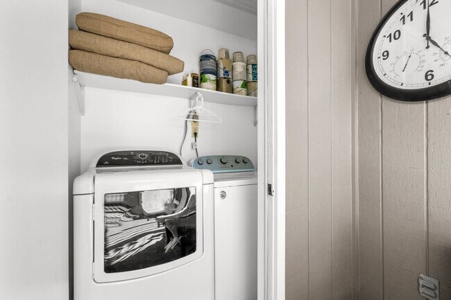 Building Photo - 1890E Auburn Ln