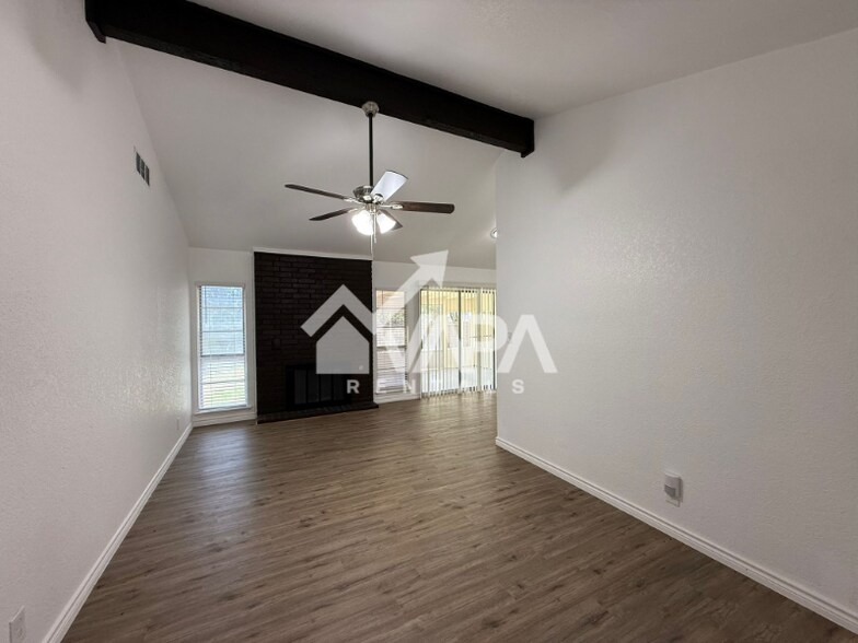 Building Photo - 8407 Greenham