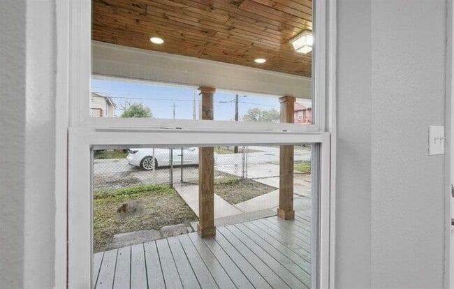 Building Photo - 1301 Roosevelt St