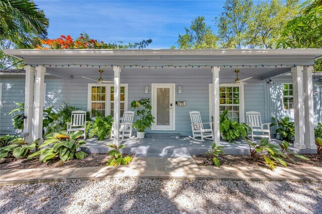 Building Photo - 5023 SW 59th Ave